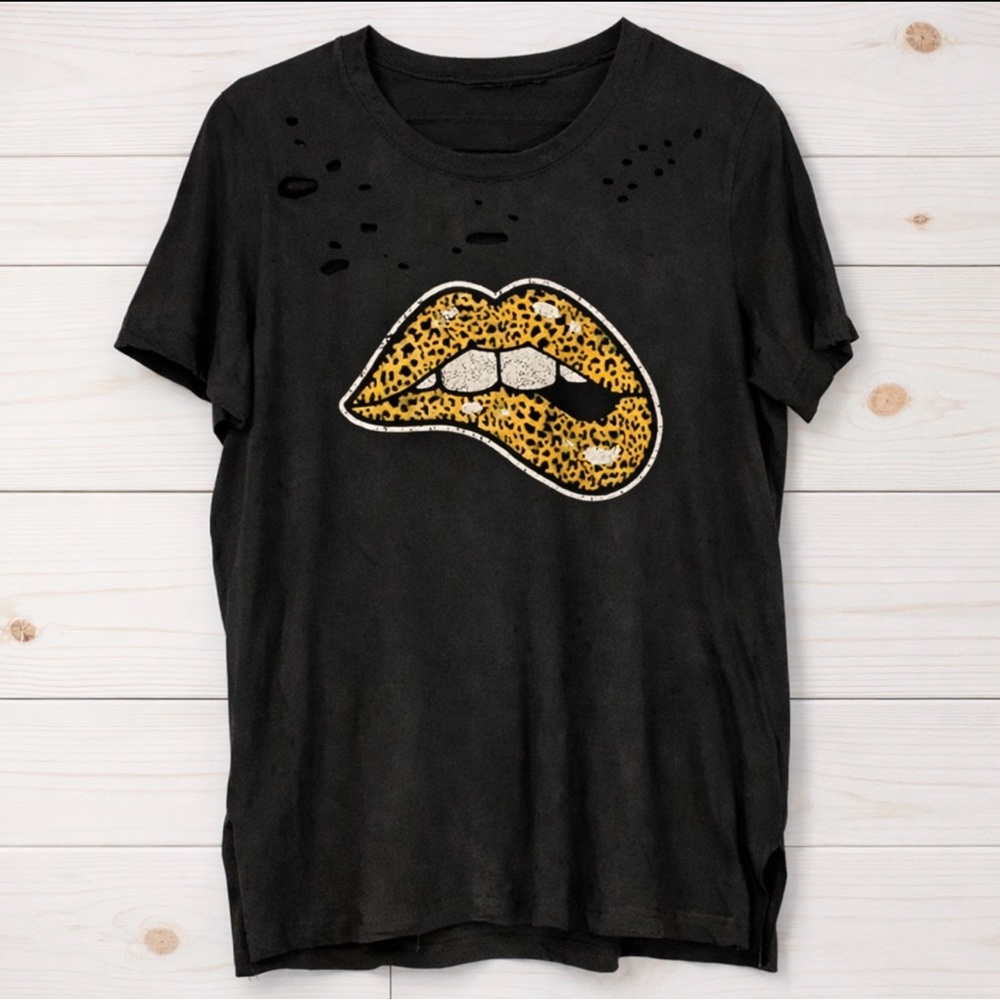 Zutter Distressed Rock Chic Leopard Lips Black Graphic Tee ~ Size Medium - Picture 3 of 8